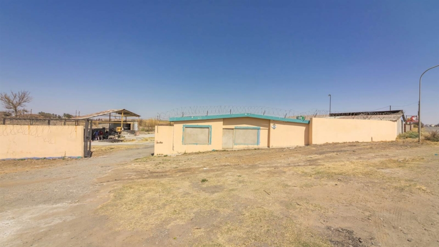 To Let  Bedroom Property for Rent in Kroonstad Industrial Free State